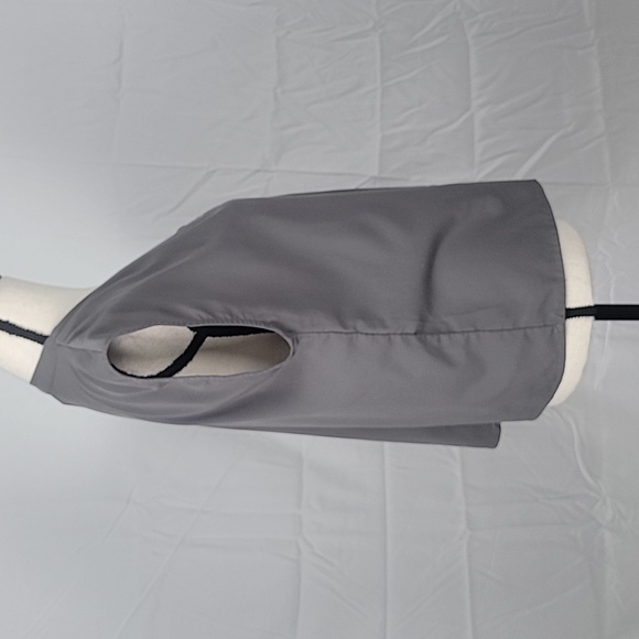 Banana Republic Petite Size S Gray V Neck Blouse, Excellent Used Condition - Picture 5 of 11